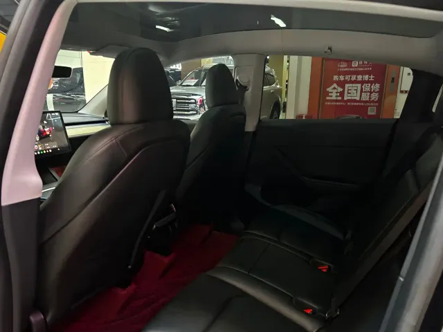 Tesla Model Y — Фото автомобиля 8