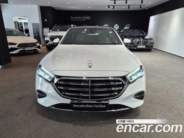 Mercedes-Benz E-Class — Фото автомобиля 3