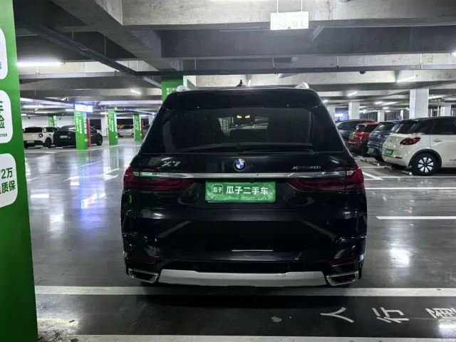 BMW X7 — Фото автомобиля 3