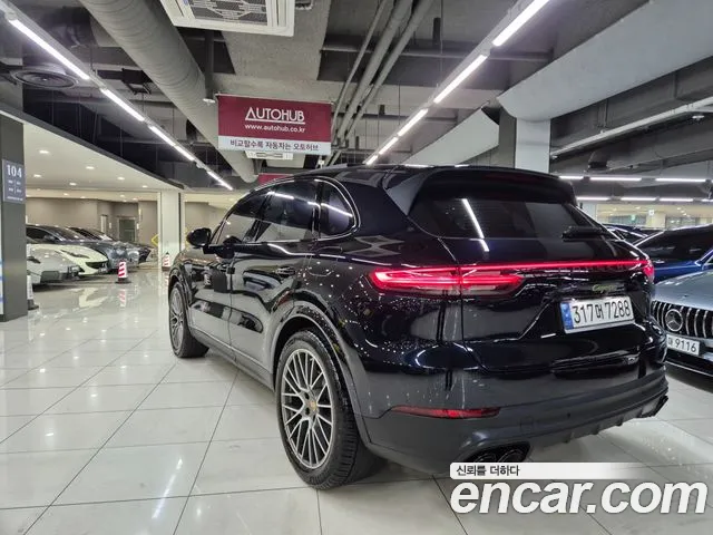 Porsche Cayenne — Фото автомобиля 4