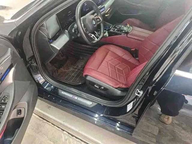 BMW 5 Series — Фото автомобиля 7
