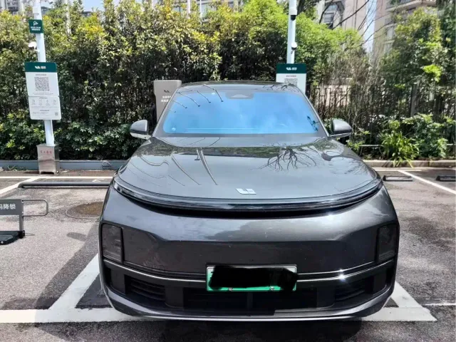 Li Auto L8 — Фото автомобиля 5