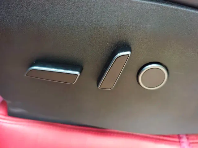 Tesla Model Y — Фото автомобиля 13