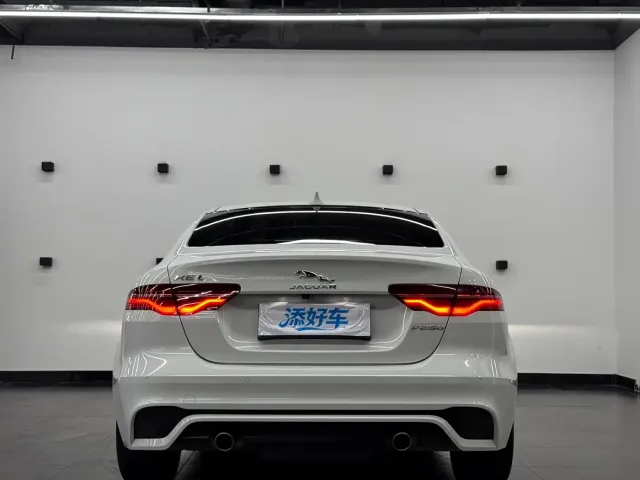Jaguar XEL — Фото автомобиля 14