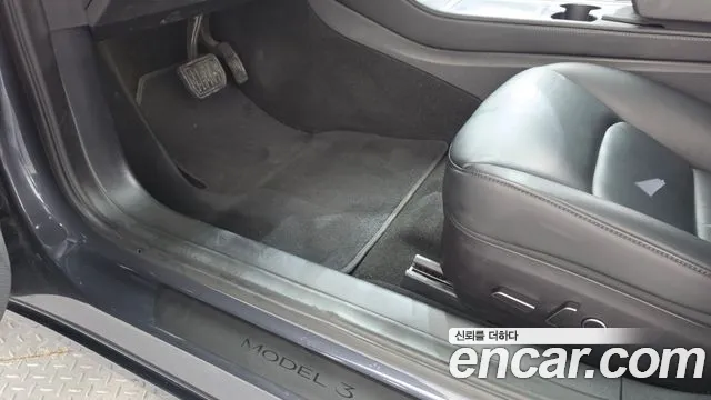 Tesla Model 3 — Фото автомобиля 28