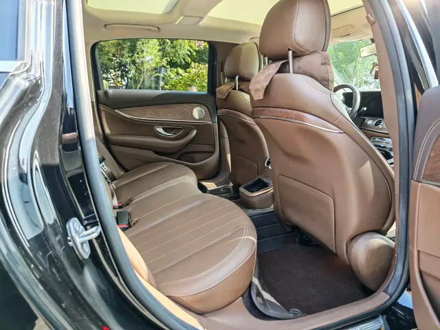Mercedes-Benz E-Class — Фото автомобиля 13