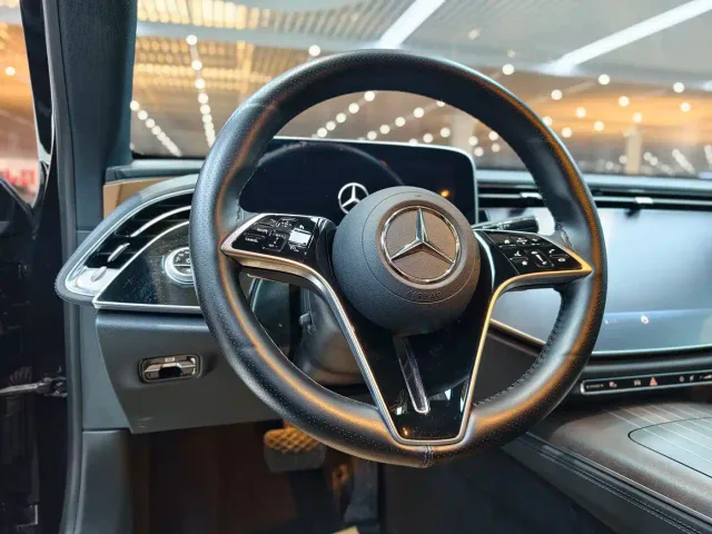 Mercedes-Benz E-Class — Фото автомобиля 9