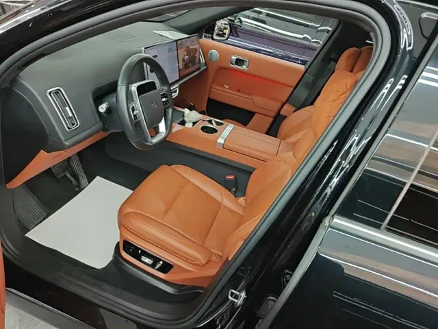 Li Auto L7 — Фото автомобиля 14