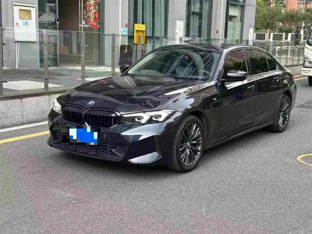 Фотография автомобиля — BMW 3 Series