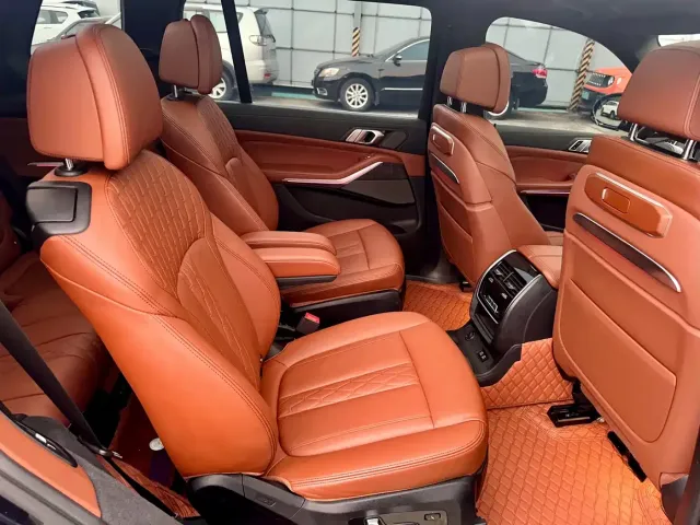 BMW X7 — Фото автомобиля 14