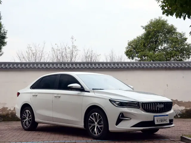 Geely Emgrand — Фото автомобиля 3
