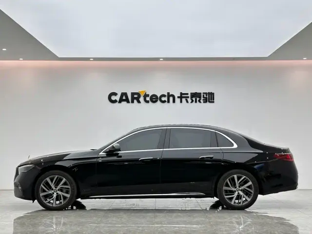 Mercedes-Benz E-Class — Фото автомобиля 2