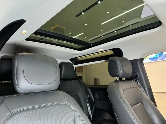 Land Rover Defender — Фото автомобиля 10