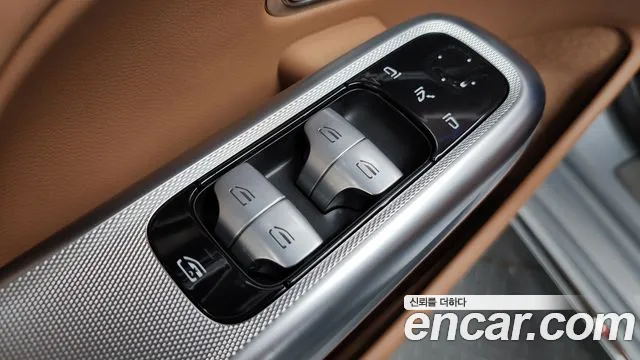 Mercedes-Benz E-Class — Фото автомобиля 30