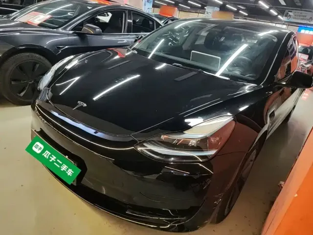 Фотография автомобиля — Tesla Model 3