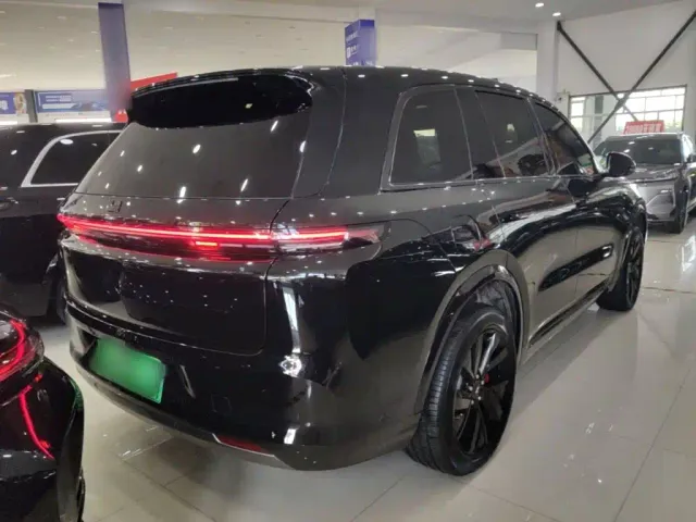 Li Auto L8 — Фото автомобиля 6