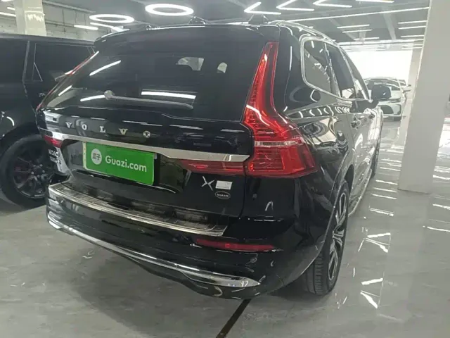 Volvo XC60 — Фото автомобиля 6