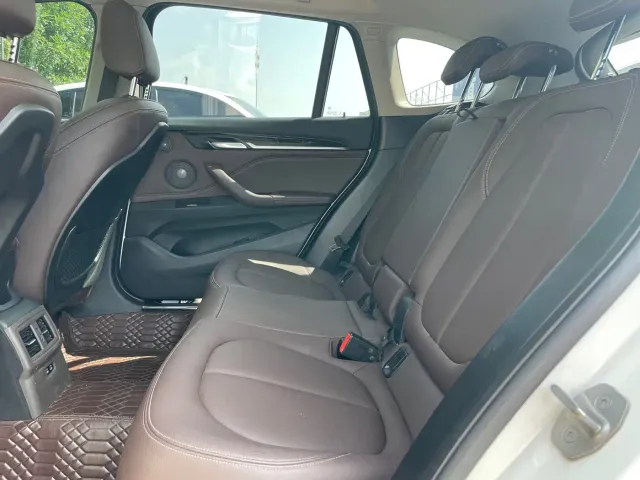 BMW X1 — Фото автомобиля 5