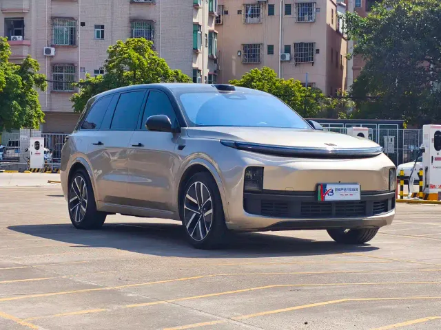 Li Auto L9 — Фото автомобиля 7