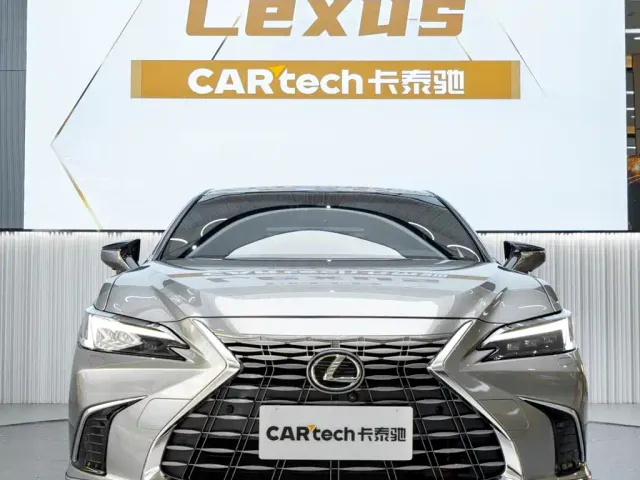 Lexus ES — Фото автомобиля 2