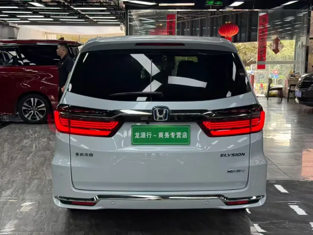 Honda Elysion — Фото автомобиля 13
