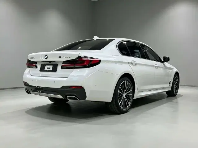 BMW 5 Series — Фото автомобиля 6
