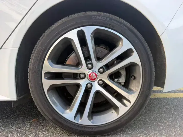Jaguar XEL — Фото автомобиля 15