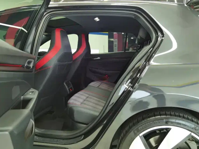 Volkswagen Golf GTI — Фото автомобиля 11