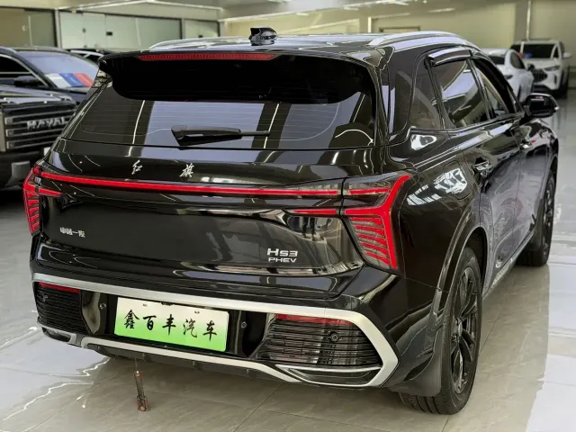 Hongqi HS3 PHEV — Фото автомобиля 10