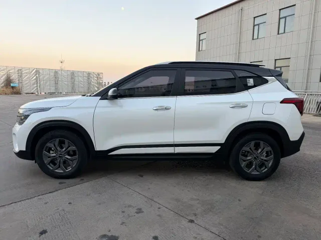 Kia Seltos — Фото автомобиля 3