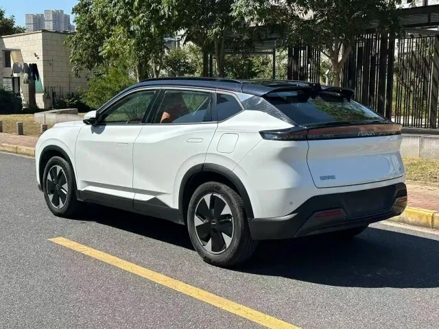 Dongfeng Fengshen L7 — Фото автомобиля 9