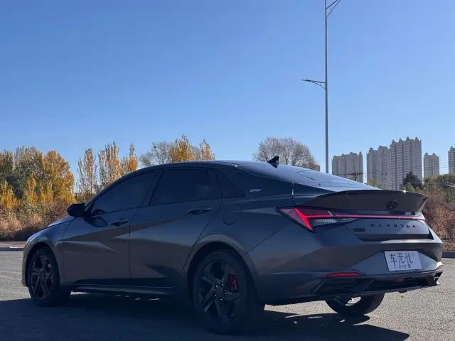 Hyundai Elantra — Фото автомобиля 9