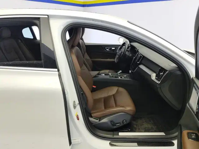 Volvo S60 — Фото автомобиля 8