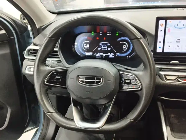 Geely Emgrand — Фото автомобиля 10