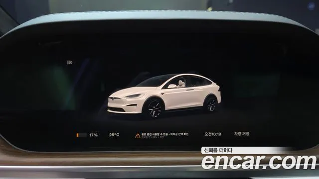 Tesla Model X — Фото автомобиля 20