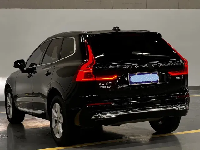 Volvo XC60 — Фото автомобиля 4