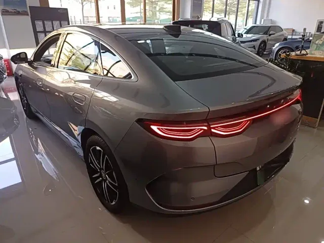 BYD Qin L — Фото автомобиля 4