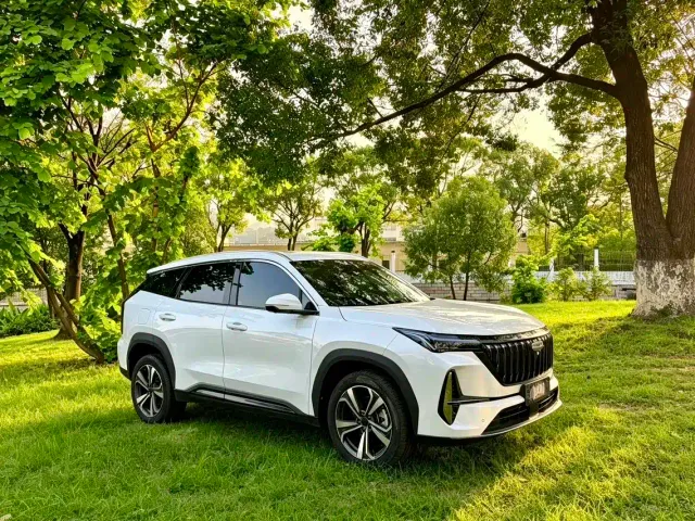 Geely Boyue L — Фото автомобиля 3