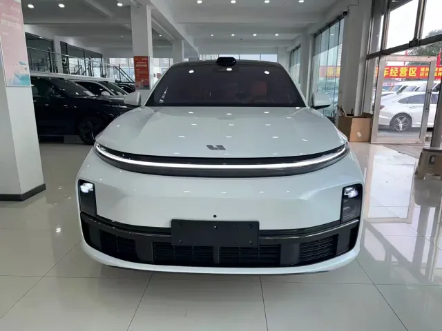 Li Auto L7 — Фото автомобиля 2