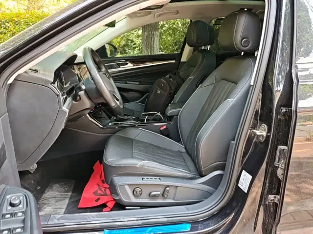 Volkswagen Passat — Фото автомобиля 14