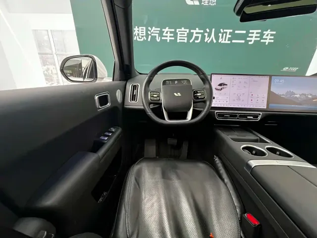 Li Auto L8 — Фото автомобиля 6