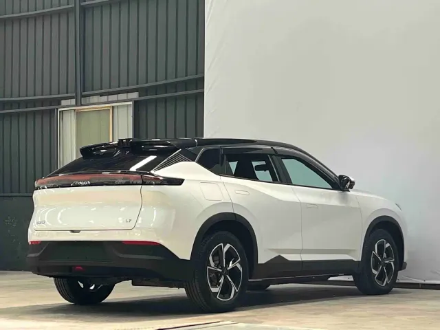 Dongfeng Fengshen L7 — Фото автомобиля 4