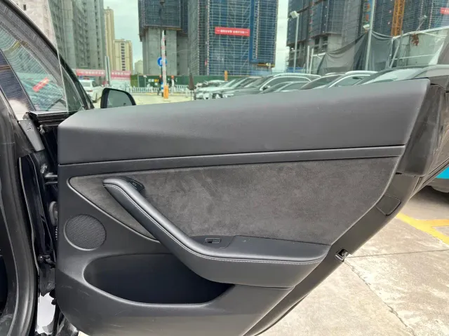 Tesla Model 3 — Фото автомобиля 14