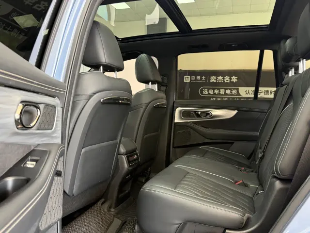 GAC Trumpchi GS8 — Фото автомобиля 11