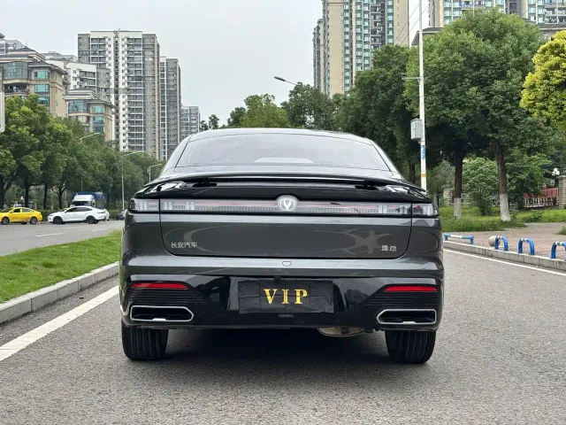 Changan Eado — Фото автомобиля 6