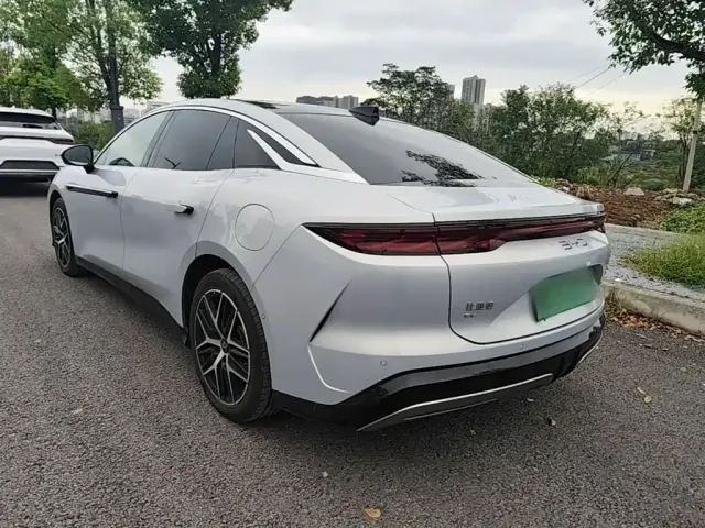 BYD Han L — Фото автомобиля 4