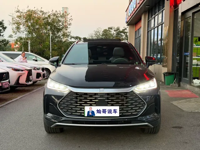 BYD Tang — Фото автомобиля 2