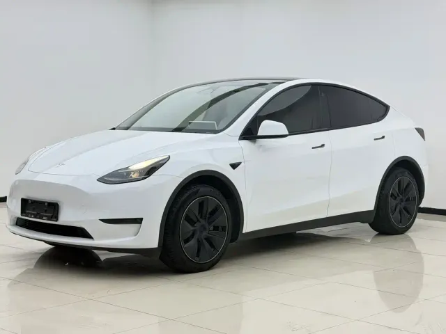 Фотография автомобиля — Tesla Model Y