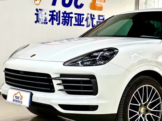 Porsche Cayenne — Фото автомобиля 3