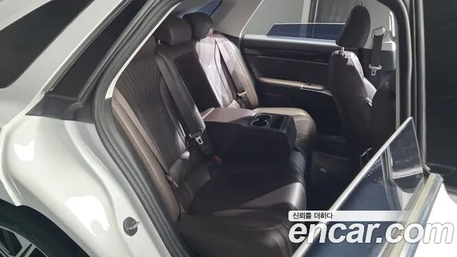 Hyundai Grandeur GN7 — Фото автомобиля 18